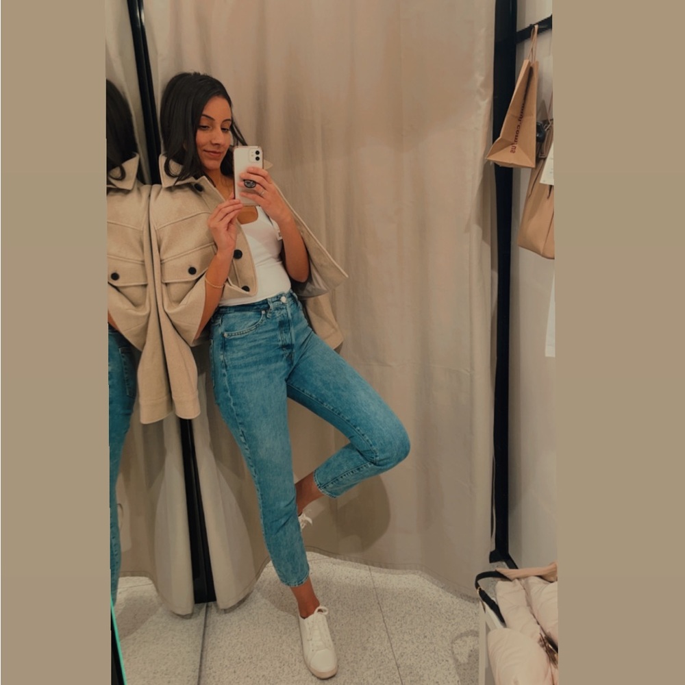 Meet your Posher, Gabriella